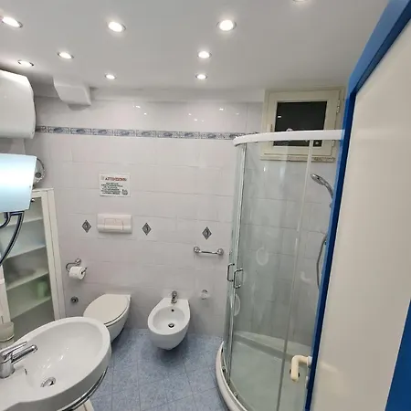 Kleine In Picco Sul Mare Mit Privatem Parkplatz, Holiday home