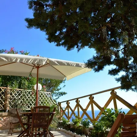 Kleine In Picco Sul Mare Mit Privatem Parkplatz, *