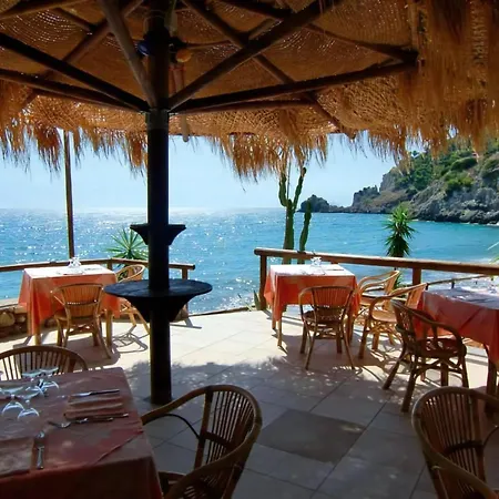 Kleine In Picco Sul Mare Mit Privatem Parkplatz, Holiday home Sperlonga