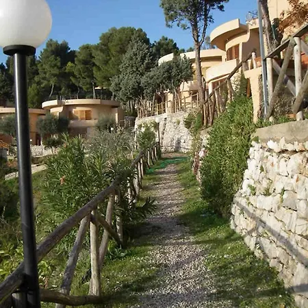 Kleine In Picco Sul Mare Mit Privatem Parkplatz, Holiday home *