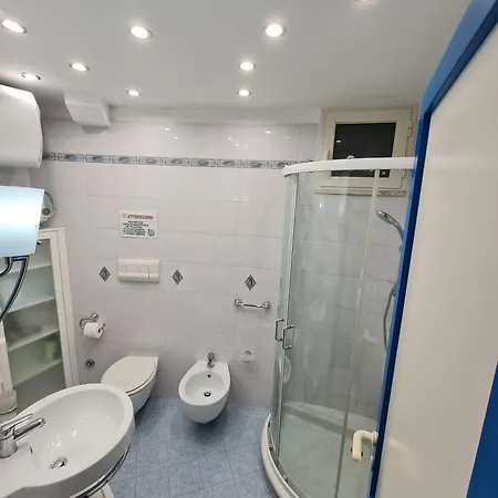 Kleine In Picco Sul Mare Mit Privatem Parkplatz, *